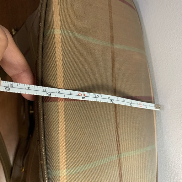 Burberry Bucket Bag - Authentic - Picture 14 of 14